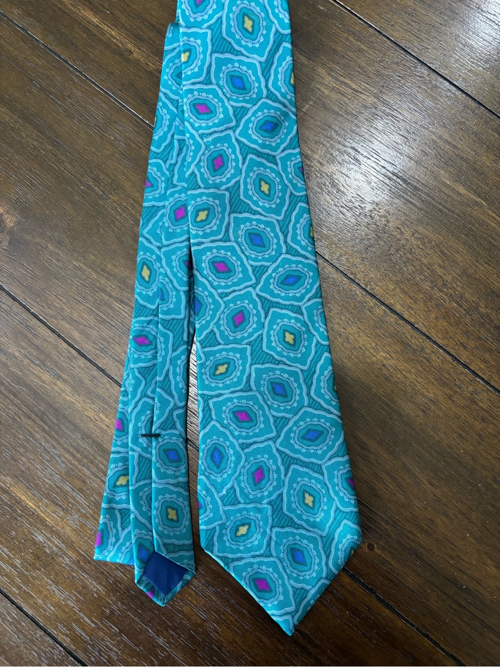 Perry Ellis Portfolio 100% Silk Teal Turquoise Geometric Tie Made in USA